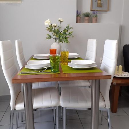 Dennis Stylish Apartment Kato Daratso Esterno foto