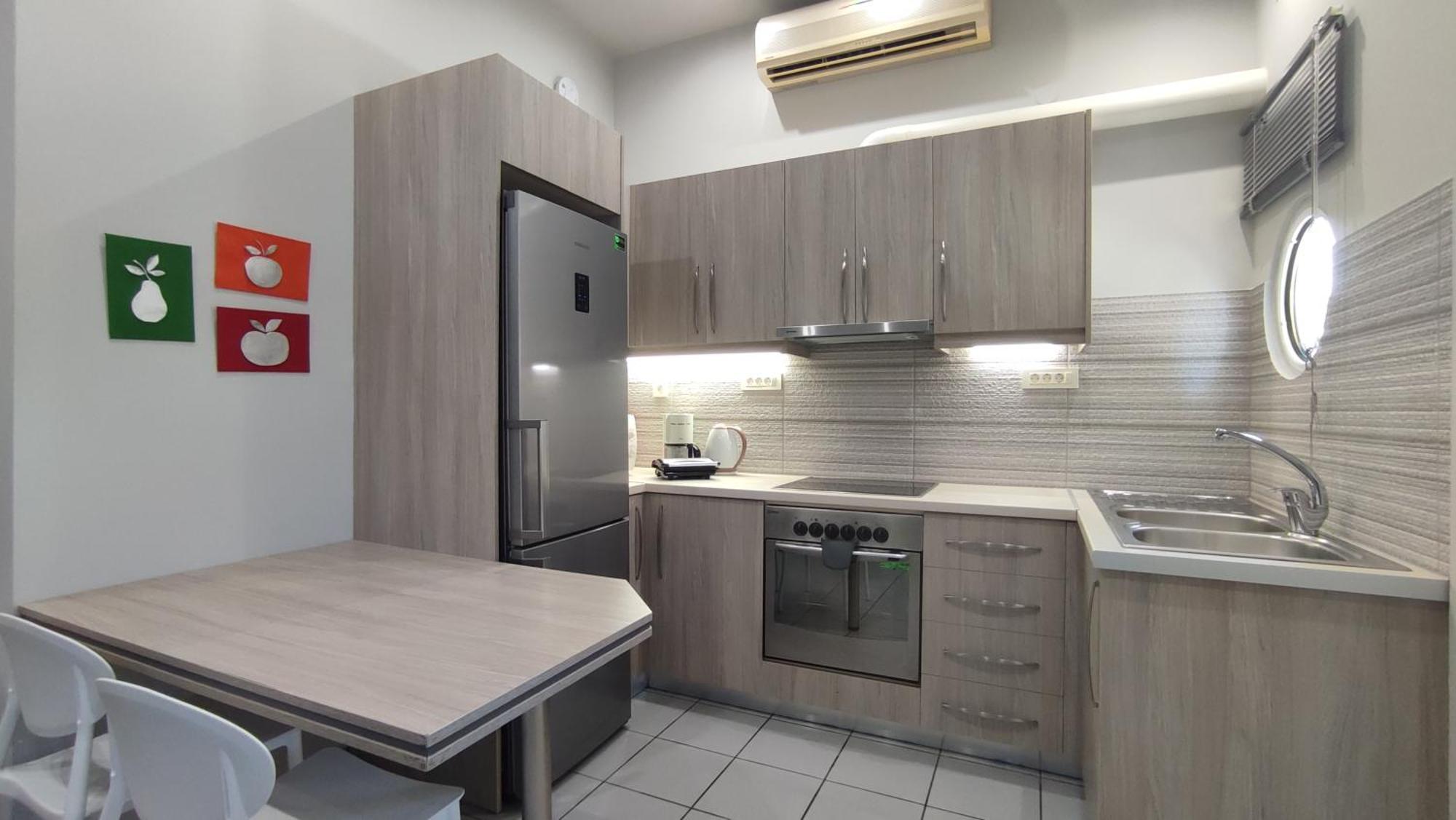 Dennis Stylish Apartment Kato Daratso Esterno foto